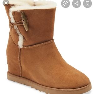 Ugg femme wedge worn ONCE